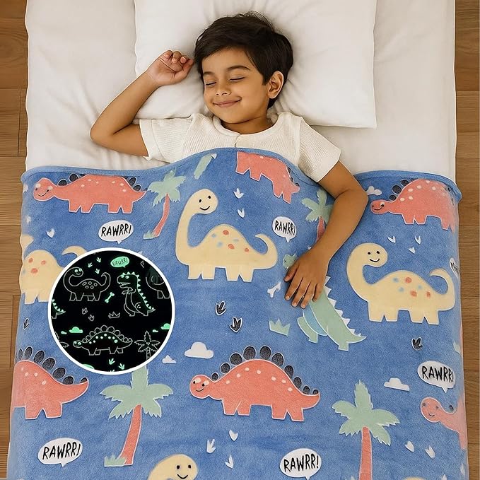 Glow in The Dark Blanket for Kids | Dinosaur | Queen Size | 150x200 Cm | 0-15 Years | Soft Flannel Fleece Throw | Cozy & Warm All-Season Glow Blanket | Ideal Gift for Boys & Girls
